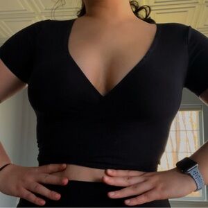 BRANDY MELVILLE WRAP TEE🥟🥥